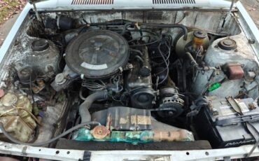 Toyota-corolla-1983-white-13