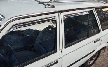 Toyota-corolla-1983-white-2