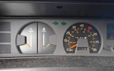 Toyota-corolla-1983-white-6