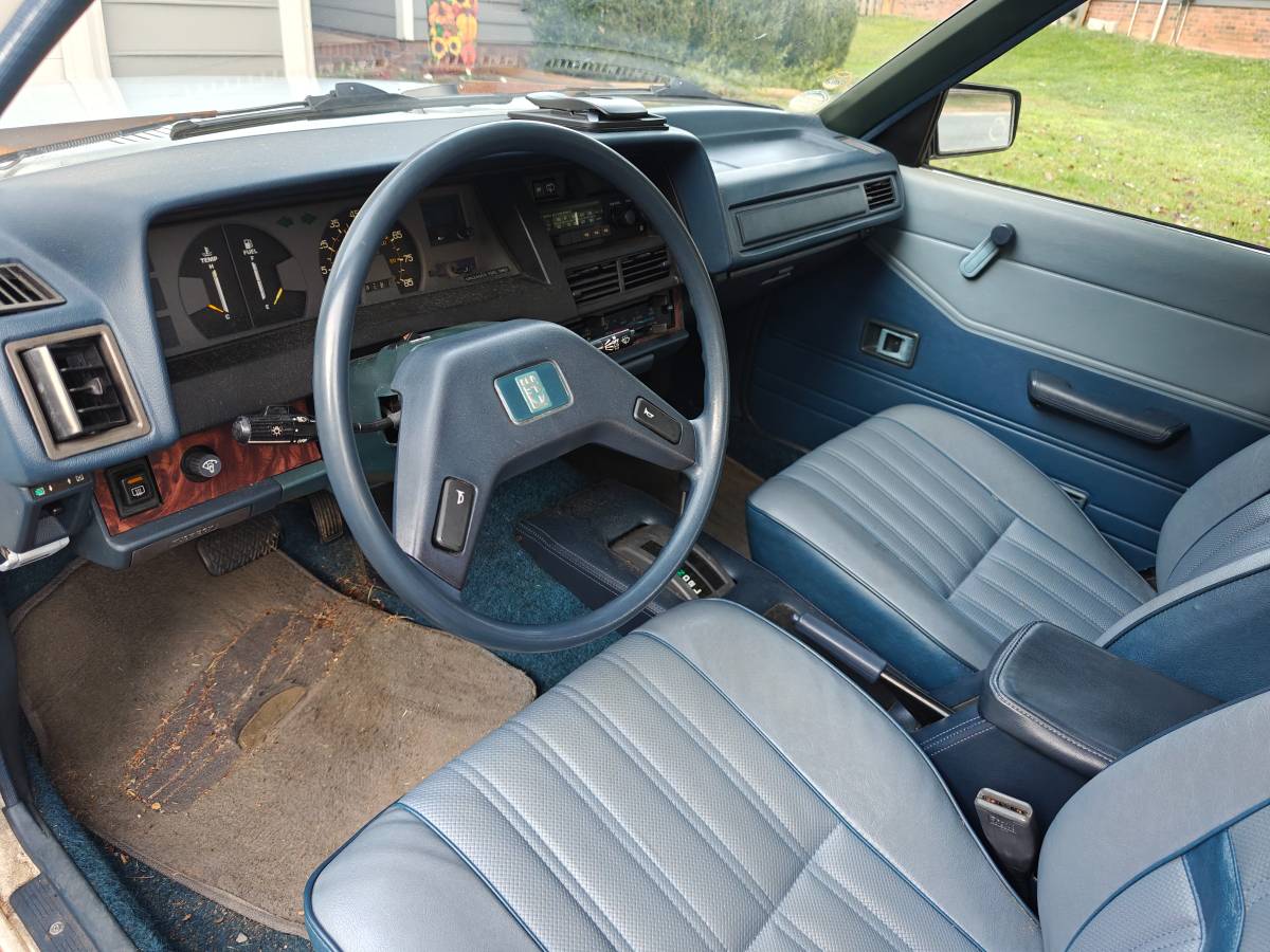 Toyota-corolla-1983-white-7