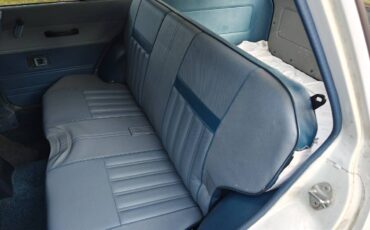 Toyota-corolla-1983-white-8
