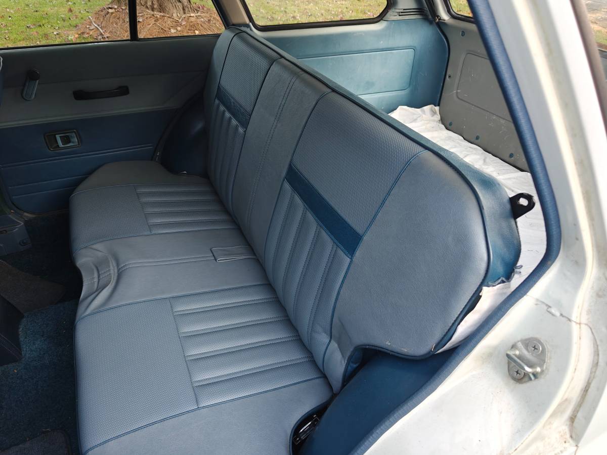 Toyota-corolla-1983-white-8