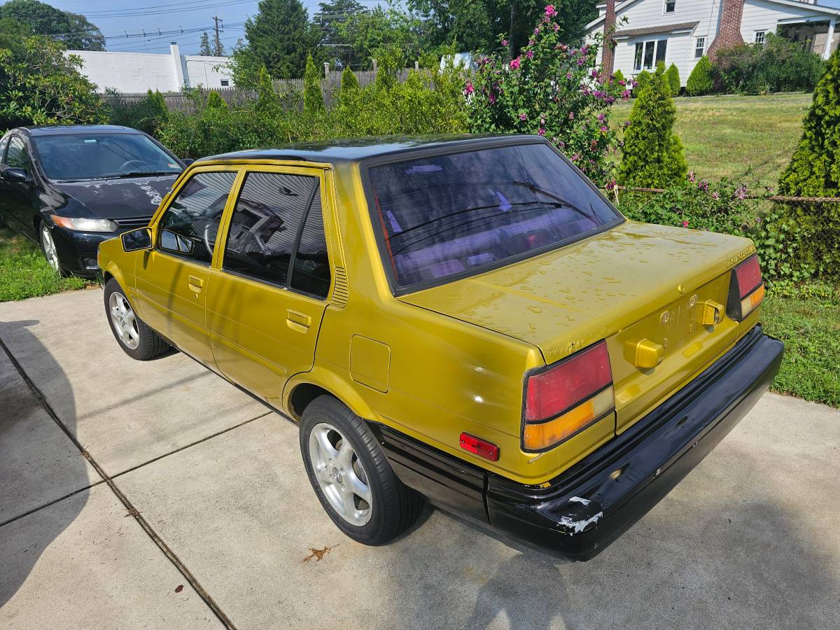 Toyota-corolla-1986-yellow-1