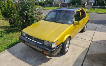 Toyota-corolla-1986-yellow