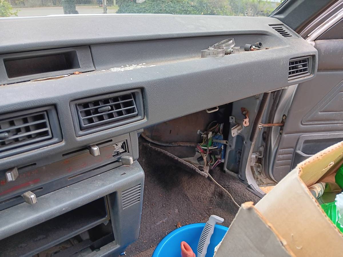 Toyota-corolla-1987-silver-13
