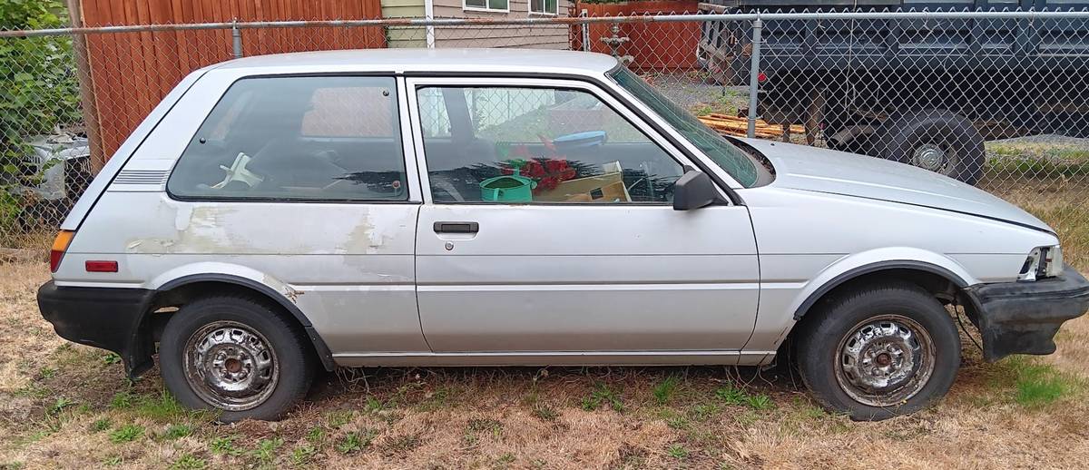 Toyota-corolla-1987-silver