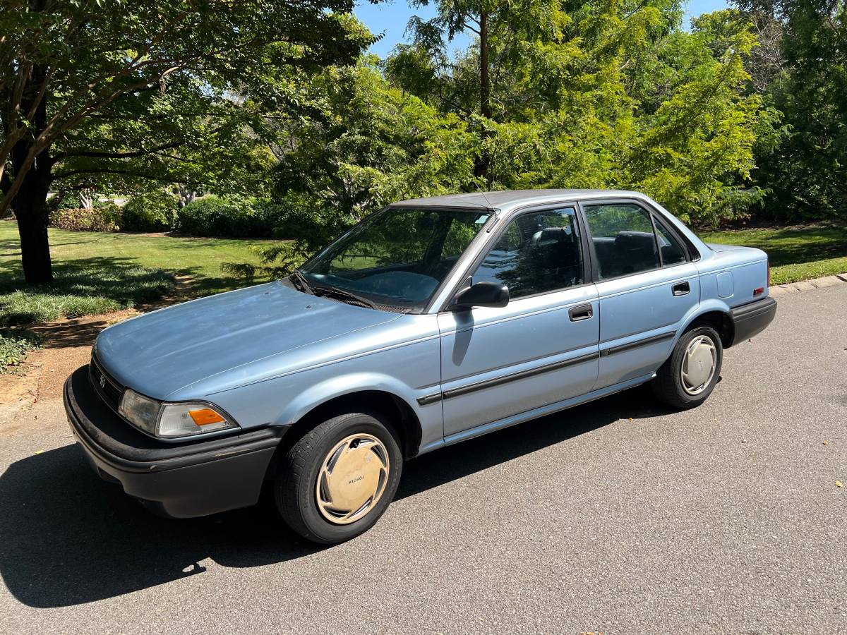 Toyota-corolla-1992-blue