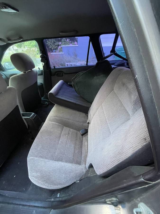 Toyota-corolla-wagon-1995-grey-3