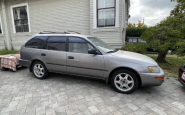 Toyota-corolla-wagon-1995-grey