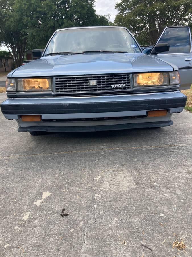 Toyota-cressida-1985-blue