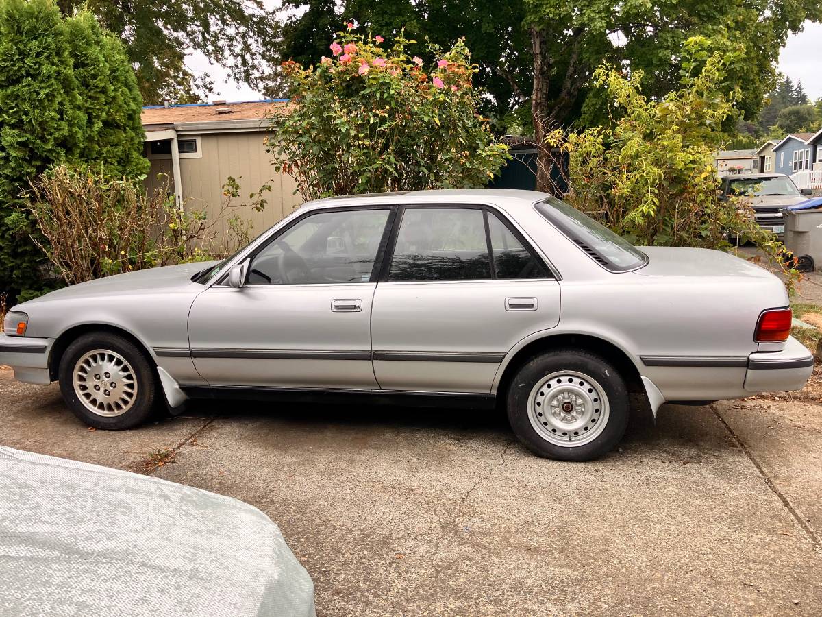 Toyota-cressida-1992-grey