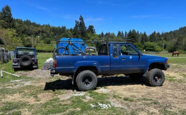 Toyota-diesel-1984-blue-1