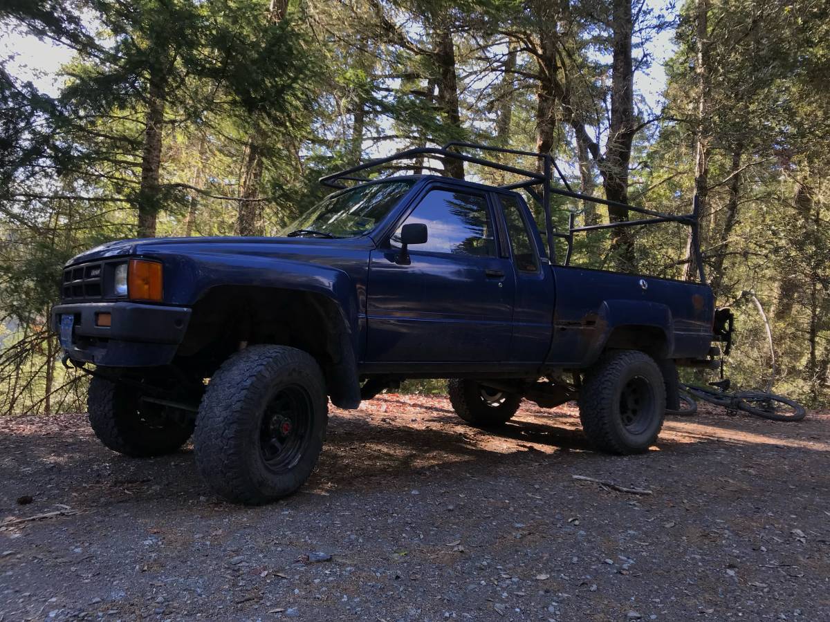 Toyota-diesel-1984-blue-2