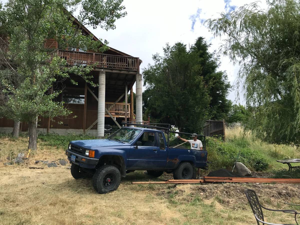 Toyota-diesel-1984-blue-3