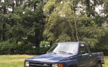 Toyota-diesel-1984-blue