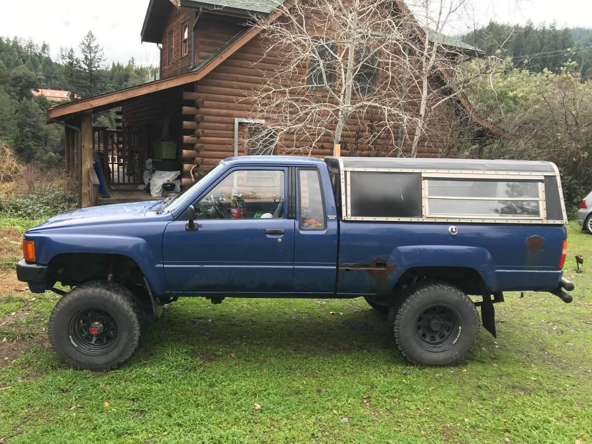 Toyota-diesel-1984-blue-4