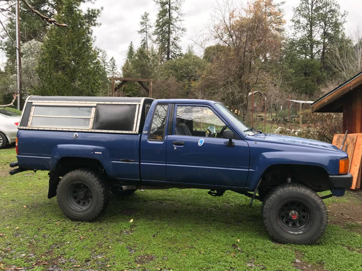 Toyota-diesel-1984-blue-5
