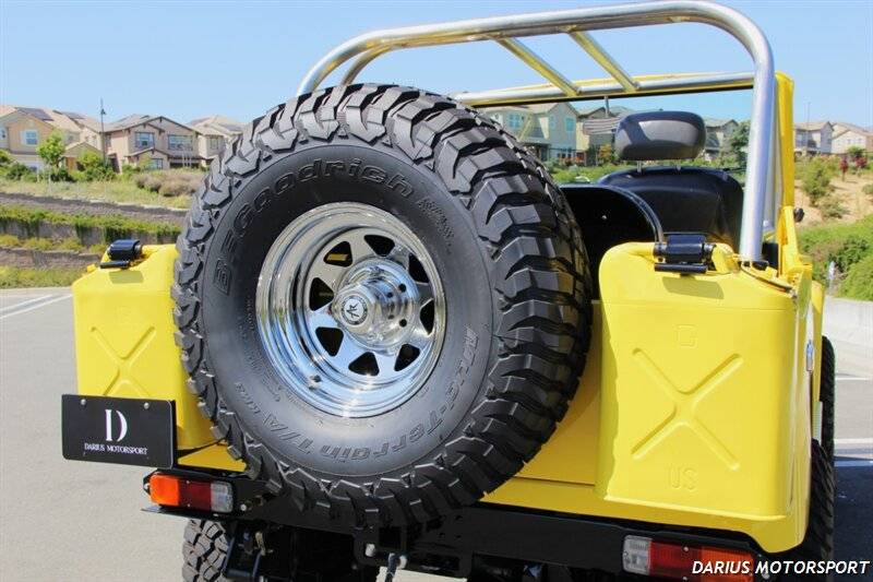 Toyota-fj-40-2-door-open-top-dodge-magnum-hemi-1978-yellow-6