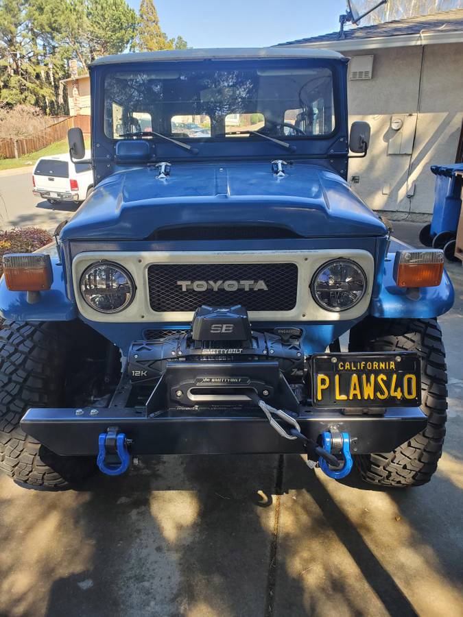 Toyota-fj40-landcruiser-1982-blue-1