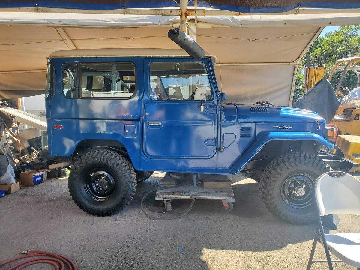 Toyota-fj40-landcruiser-1982-blue-12