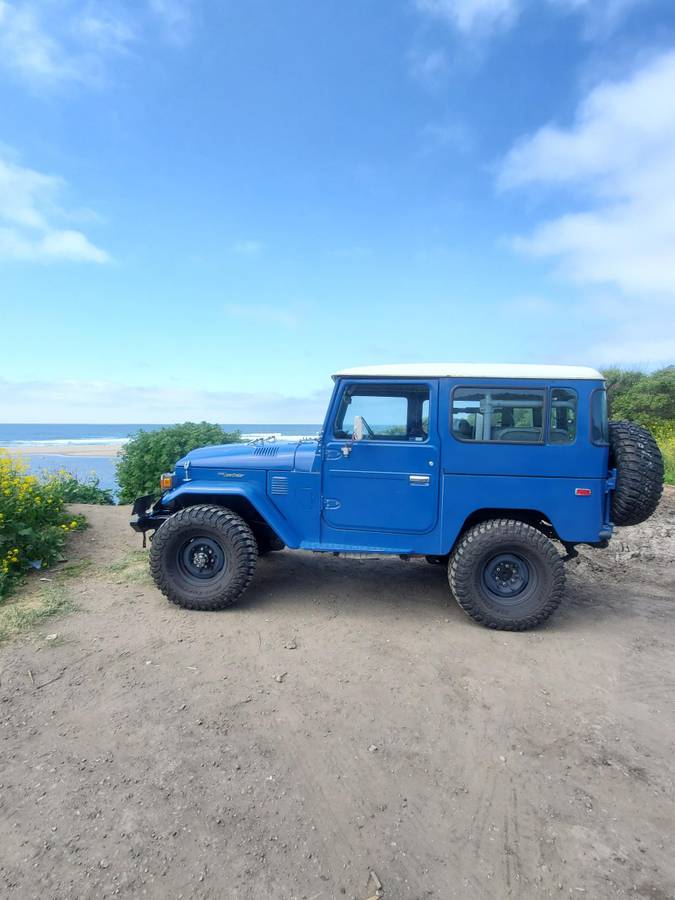 Toyota-fj40-landcruiser-1982-blue-3