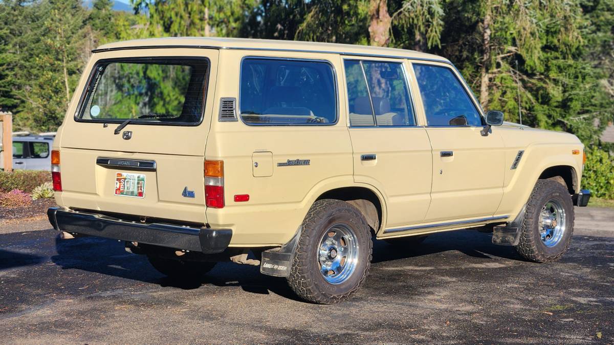 Toyota-fj60-1983-custom-3