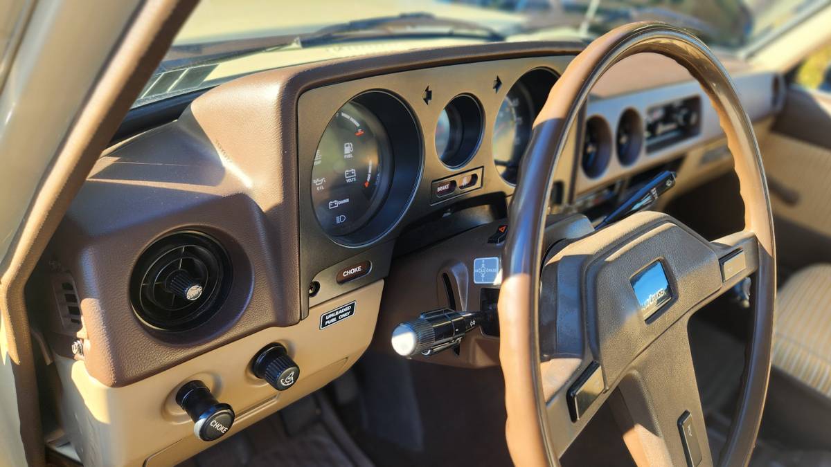 Toyota-fj60-1983-custom-9