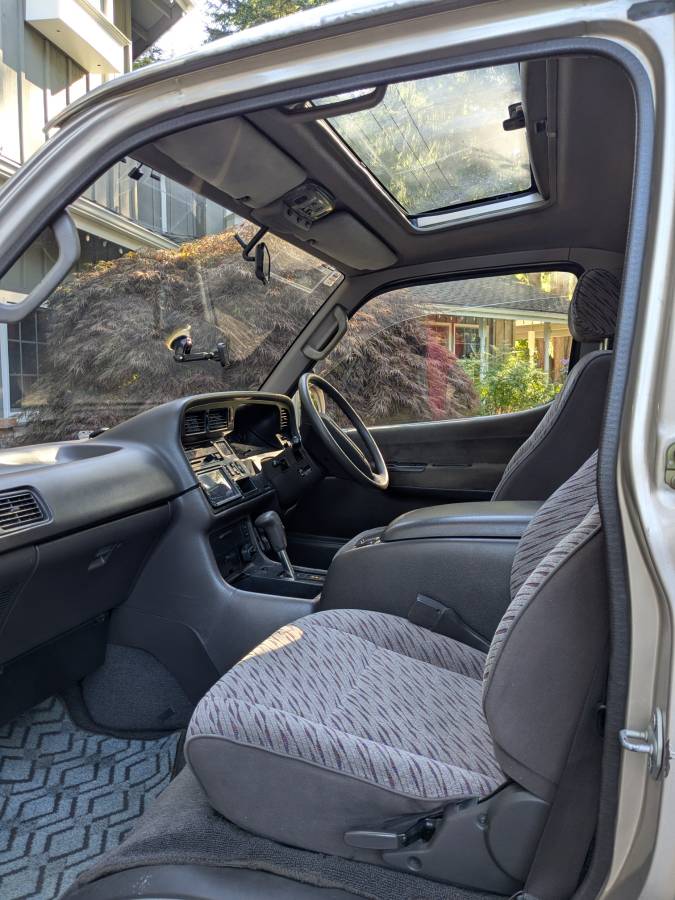 Toyota-hiace-diesel-1995-grey-13