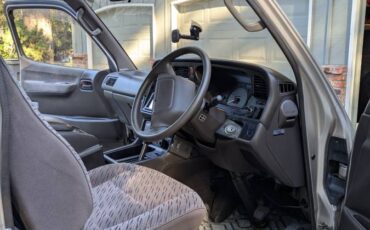 Toyota-hiace-diesel-1995-grey-3