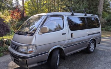 Toyota-hiace-diesel-1995-grey