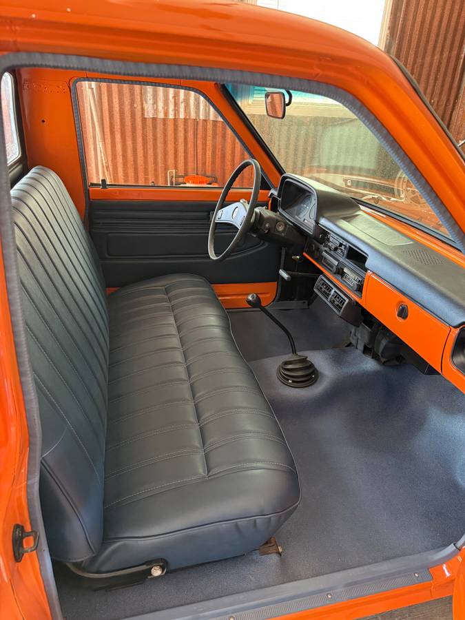 Toyota-hilux-1979-orange-2