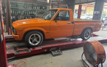 Toyota-hilux-1979-orange-6