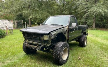 Toyota-hilux-1987-black-3