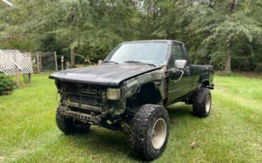 Toyota-hilux-1987-black-4