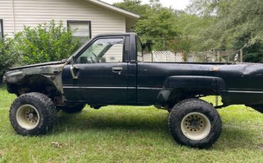 Toyota-hilux-1987-black-7