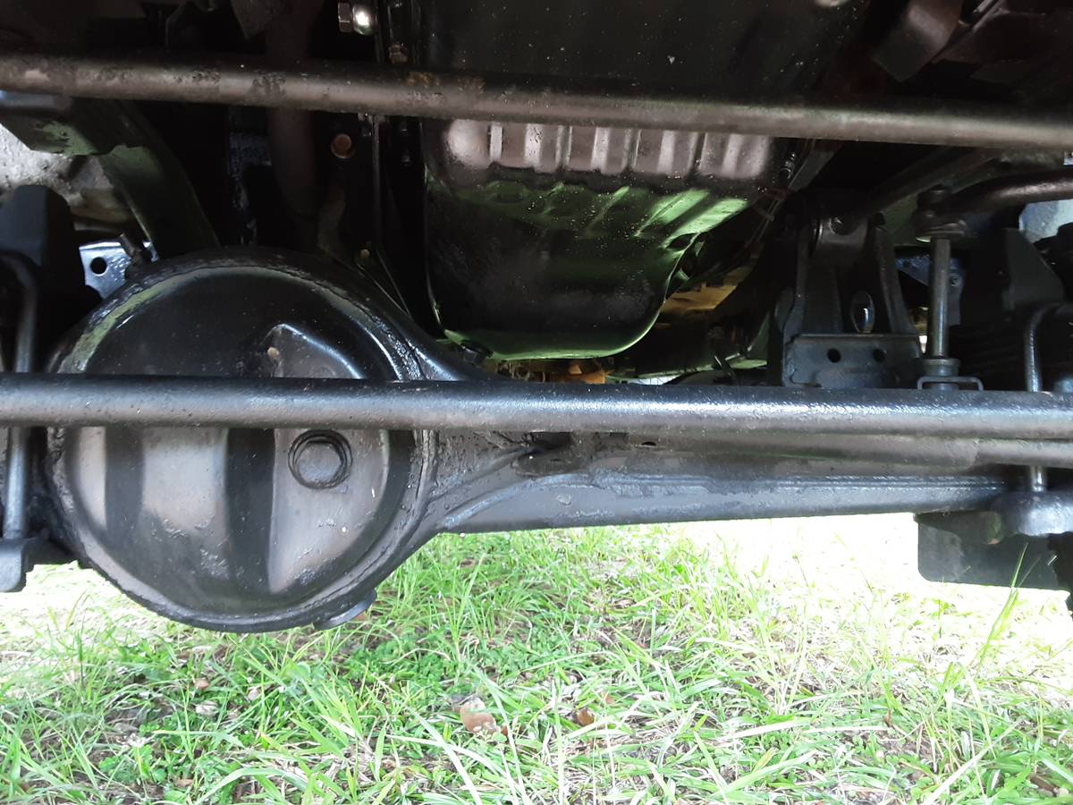 Toyota-hilux-4x4-diesel-1984-red-12