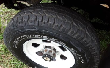 Toyota-hilux-4x4-diesel-1984-red-22