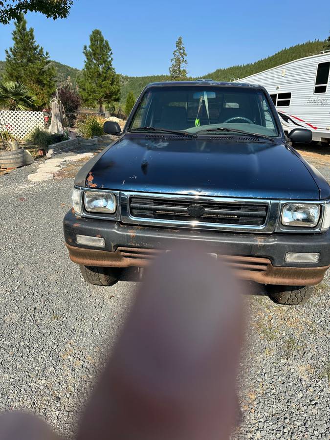 Toyota-hilux-truck-1994-blue-4