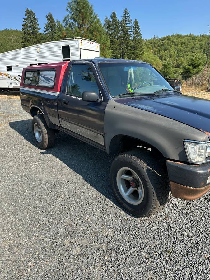 Toyota-hilux-truck-1994-blue-5