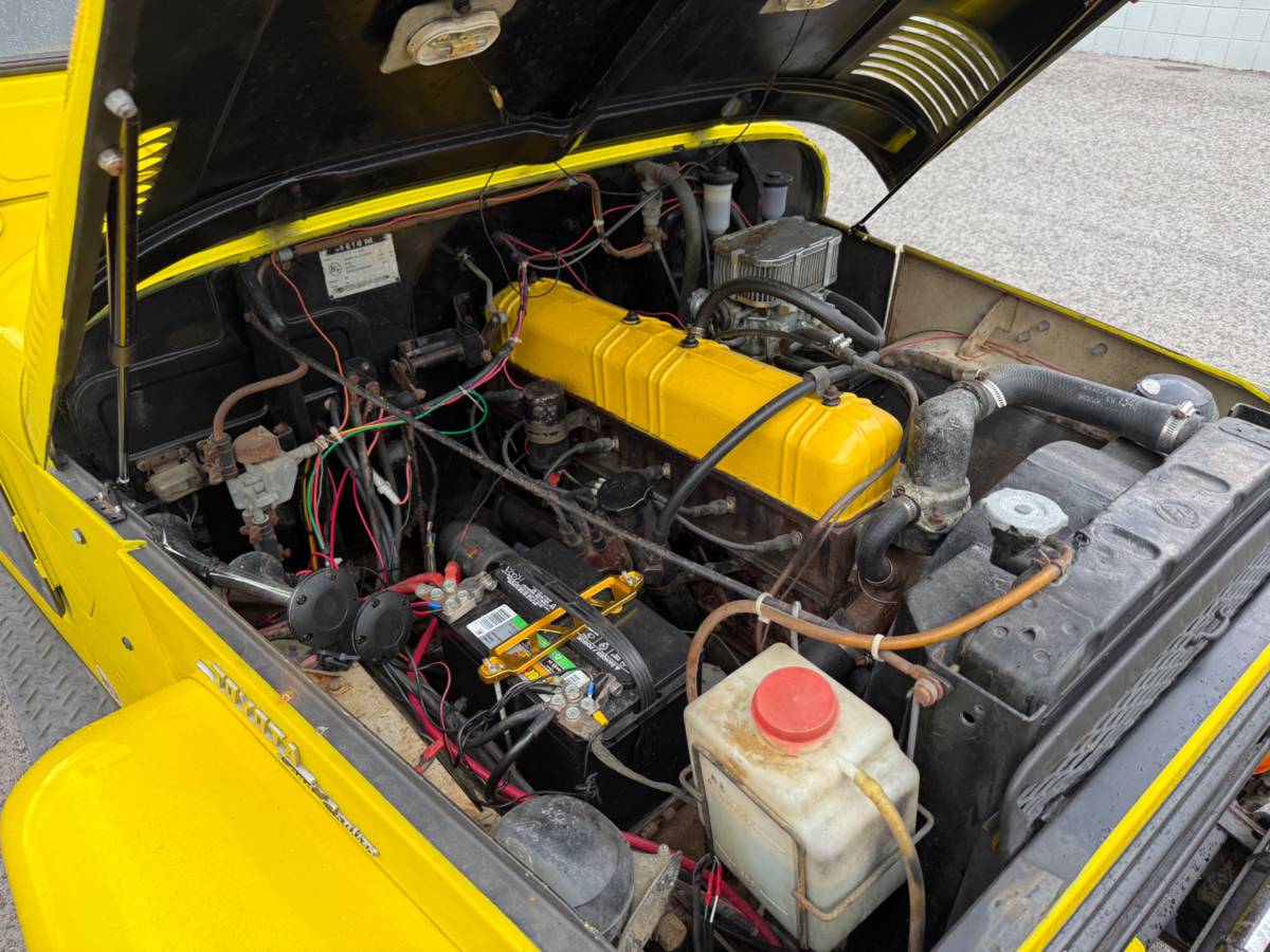 Toyota-land-cruiser-1964-yellow-10