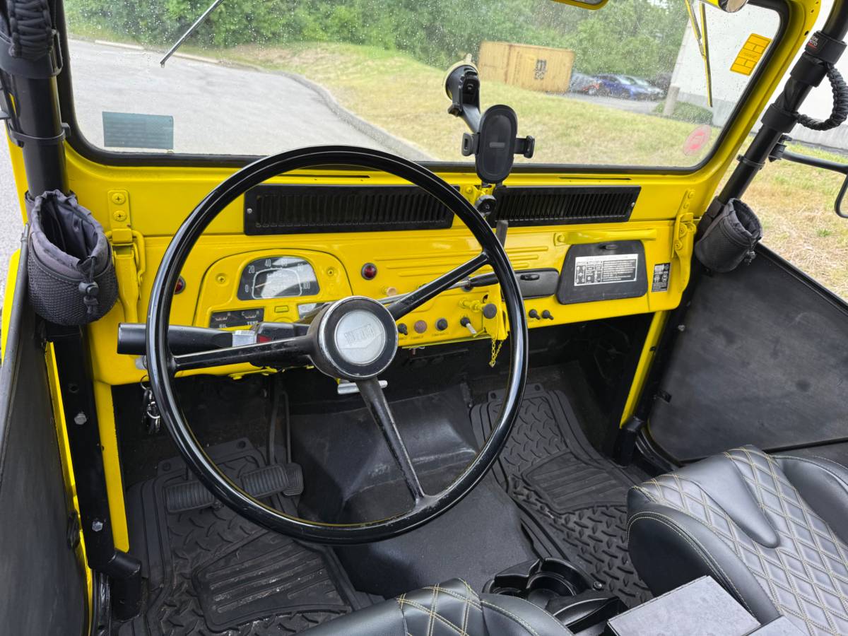 Toyota-land-cruiser-1964-yellow-6