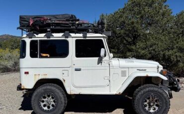 Toyota-land-cruiser-1981-white-2