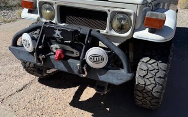 Toyota-land-cruiser-1981-white-3