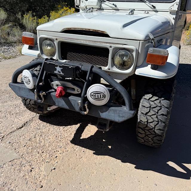 Toyota-land-cruiser-1981-white-3