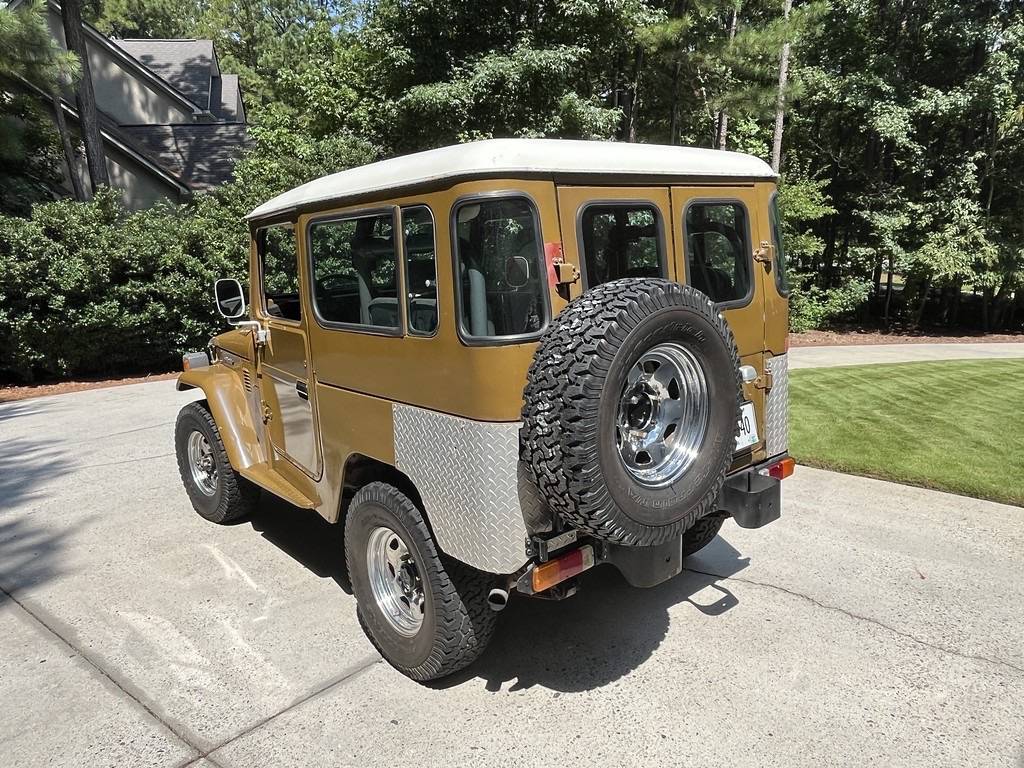 Toyota-land-cruiser-1983-green-10