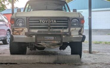 Toyota-land-cruiser-1983-white-1