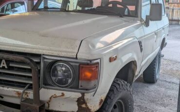 Toyota-land-cruiser-1983-white-2