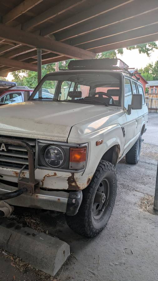 Toyota-land-cruiser-1983-white-2