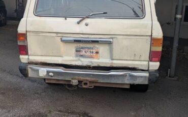 Toyota-land-cruiser-1983-white-3
