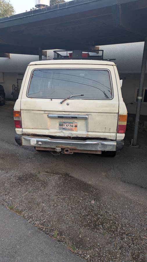Toyota-land-cruiser-1983-white-3